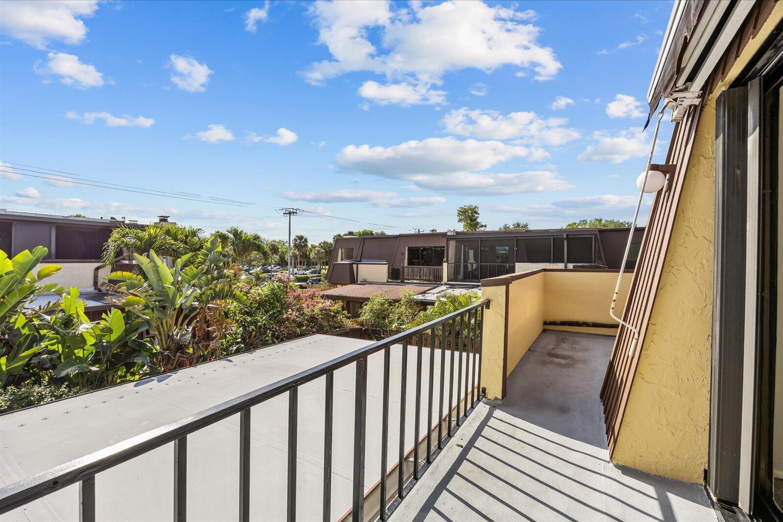 CEDAR GARDENS TOWNHOUSES - Residential