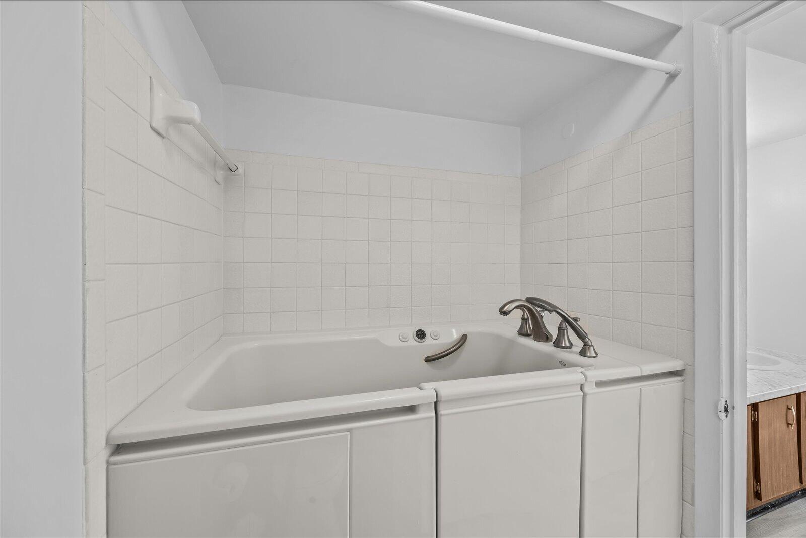 CEDAR GARDENS TOWNHOUSES - Residential