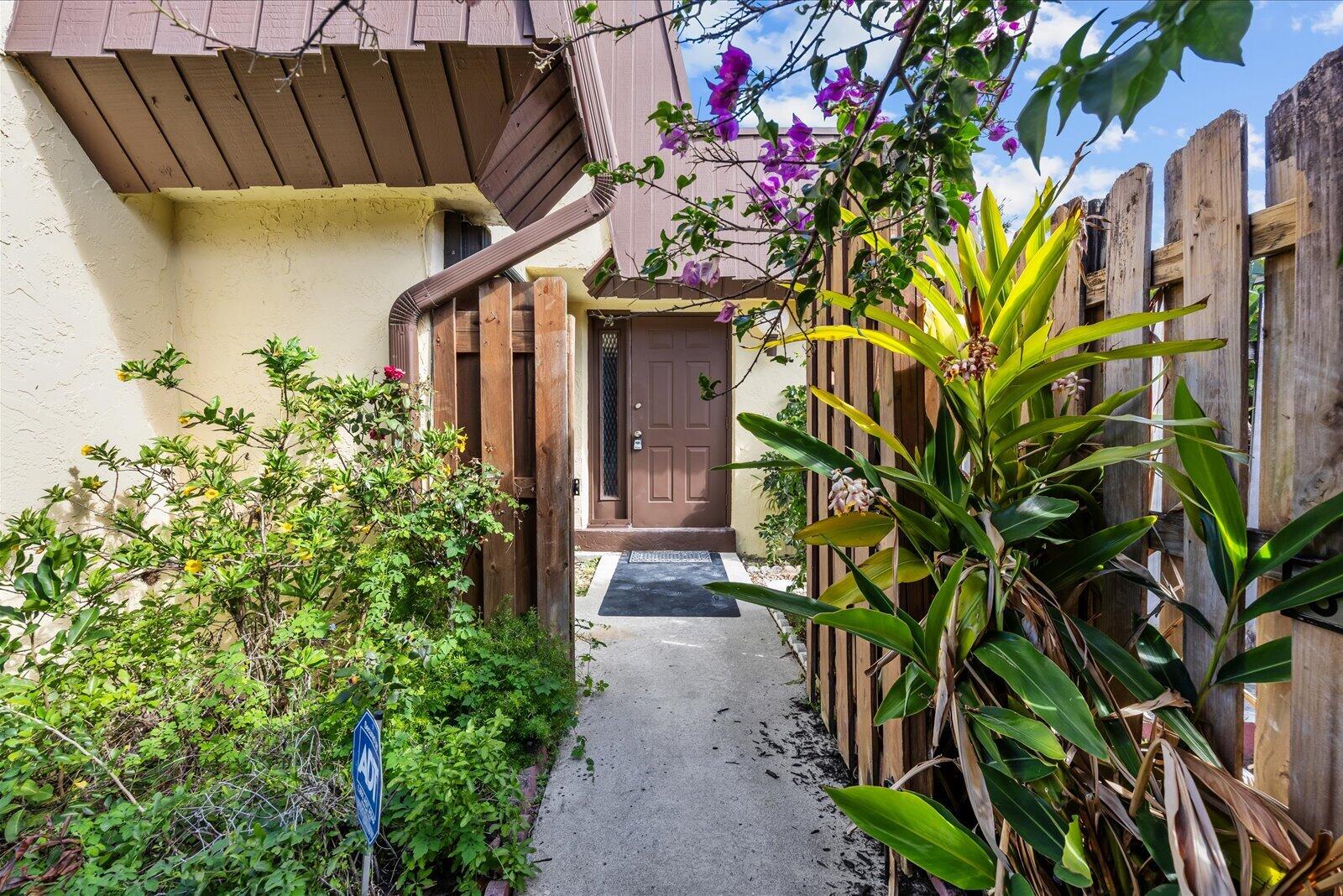 CEDAR GARDENS TOWNHOUSES - Residential
