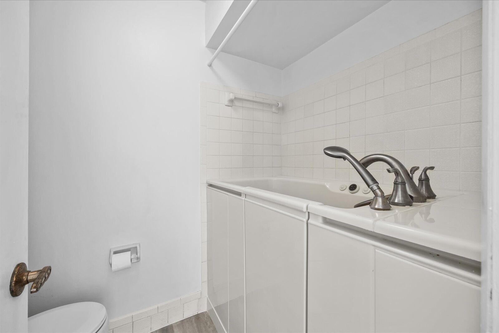 CEDAR GARDENS TOWNHOUSES - Residential