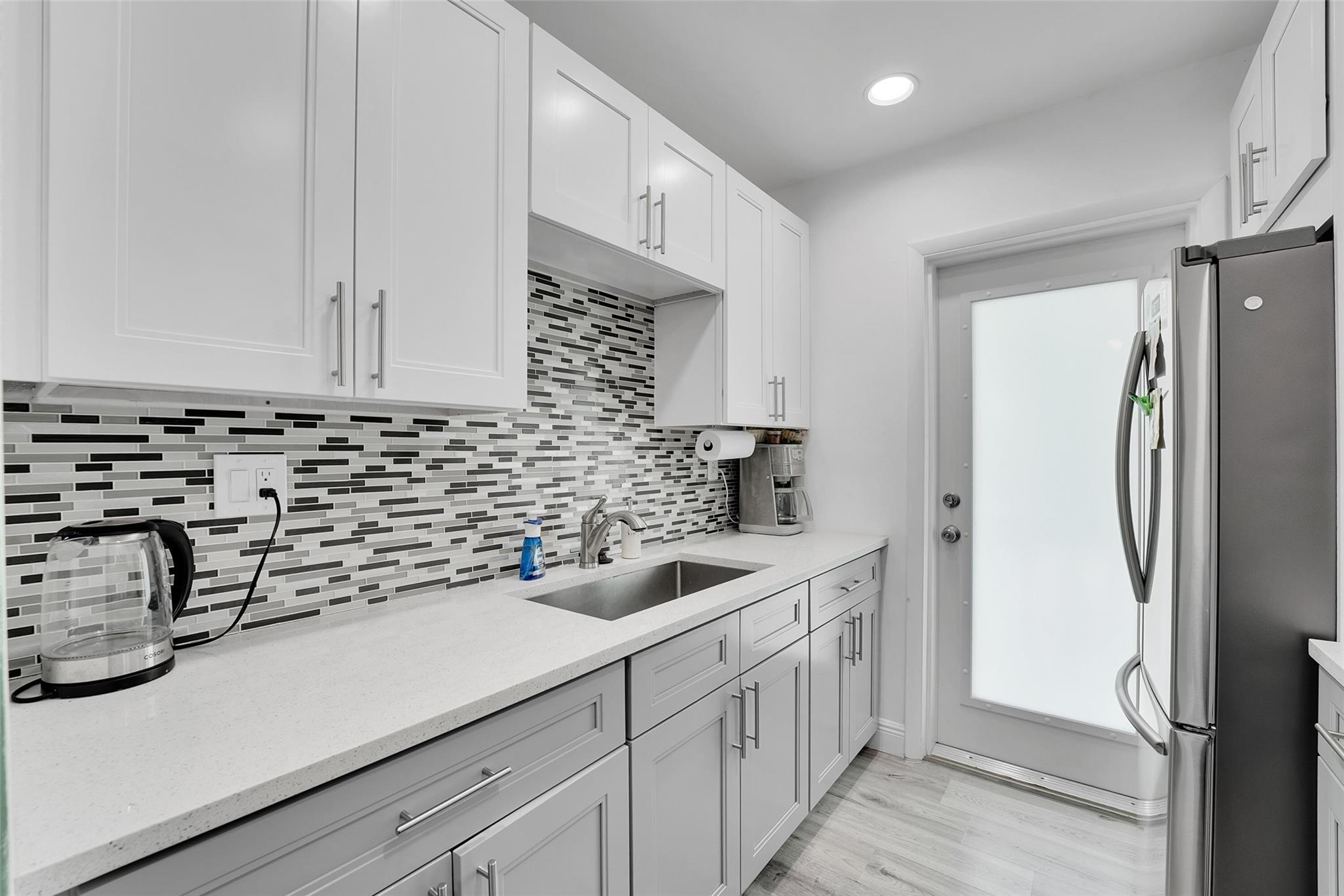931 SE 9th Ave 17