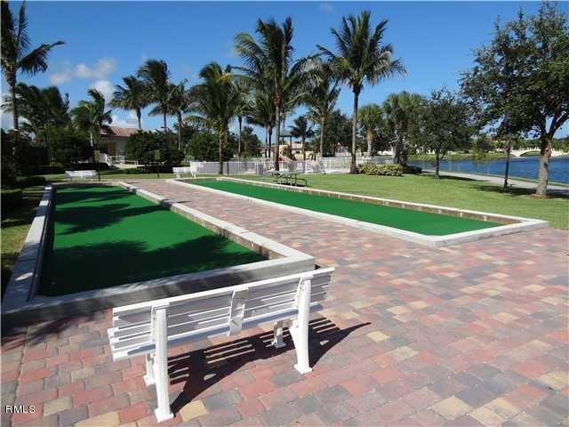 VILLAGEWALK OF WELLINGTON - Residential Lease