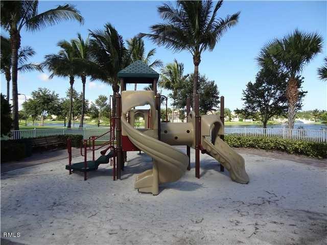 VILLAGEWALK OF WELLINGTON - Residential Lease