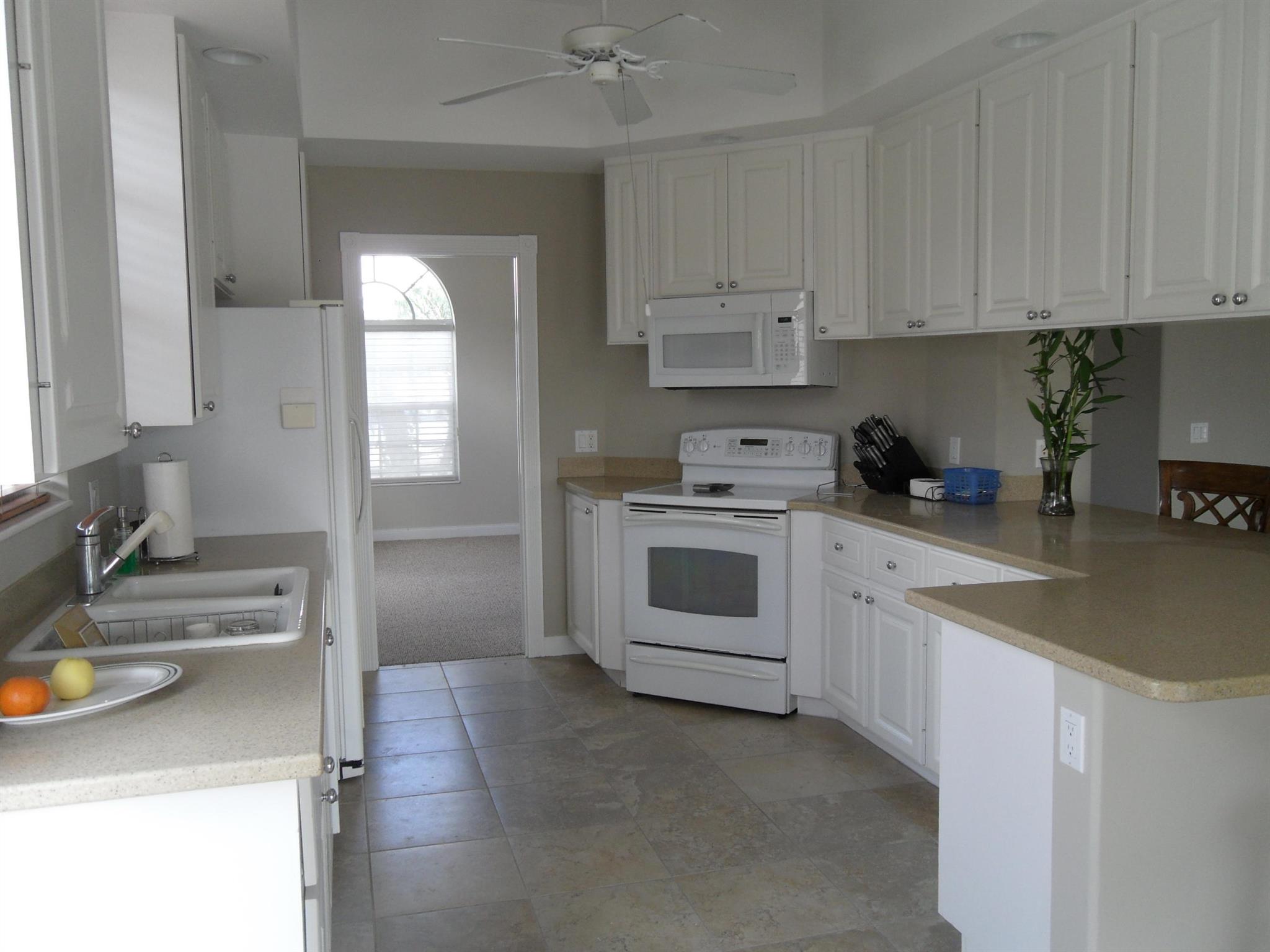 VILLAGEWALK OF WELLINGTON - Residential Lease