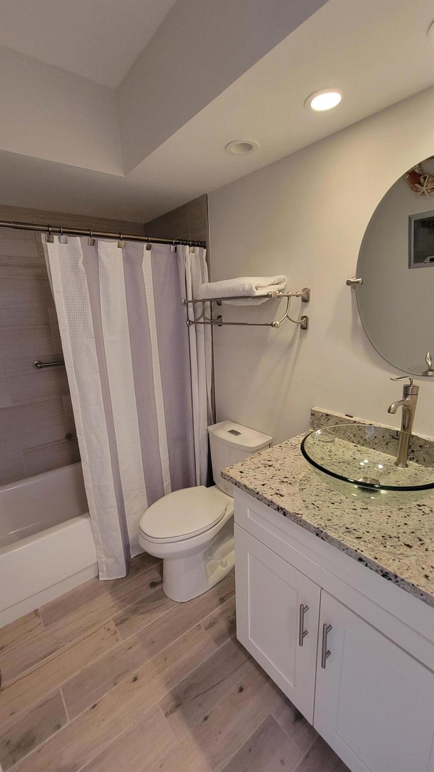 LAKE COLONY APTS THREE IN - Residential Lease