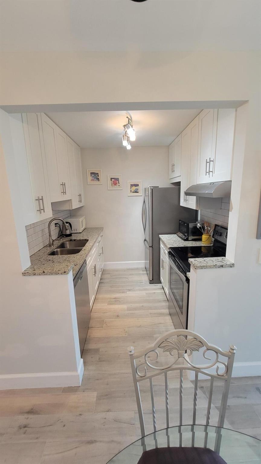 LAKE COLONY APTS THREE IN - Residential Lease