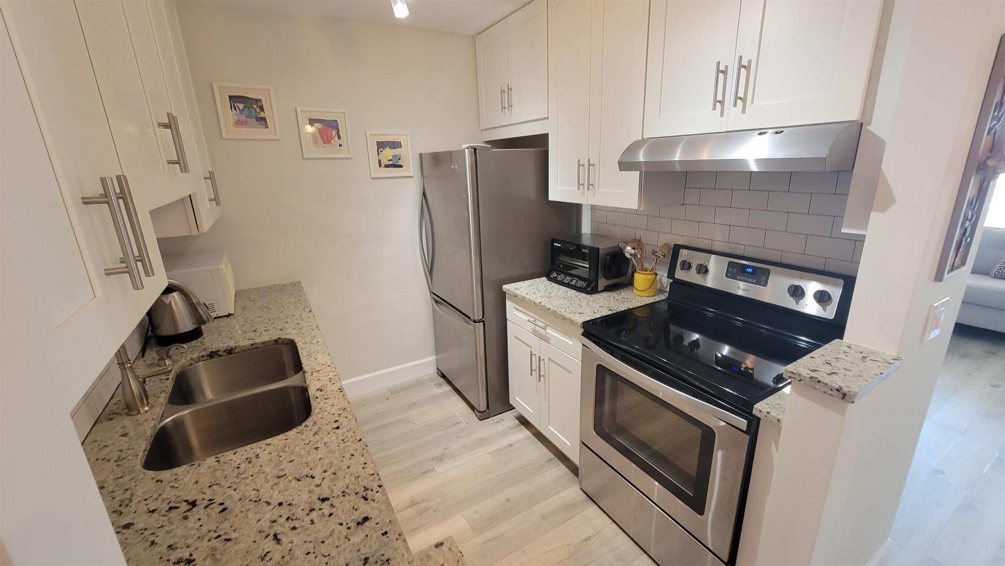 LAKE COLONY APTS THREE IN - Residential Lease