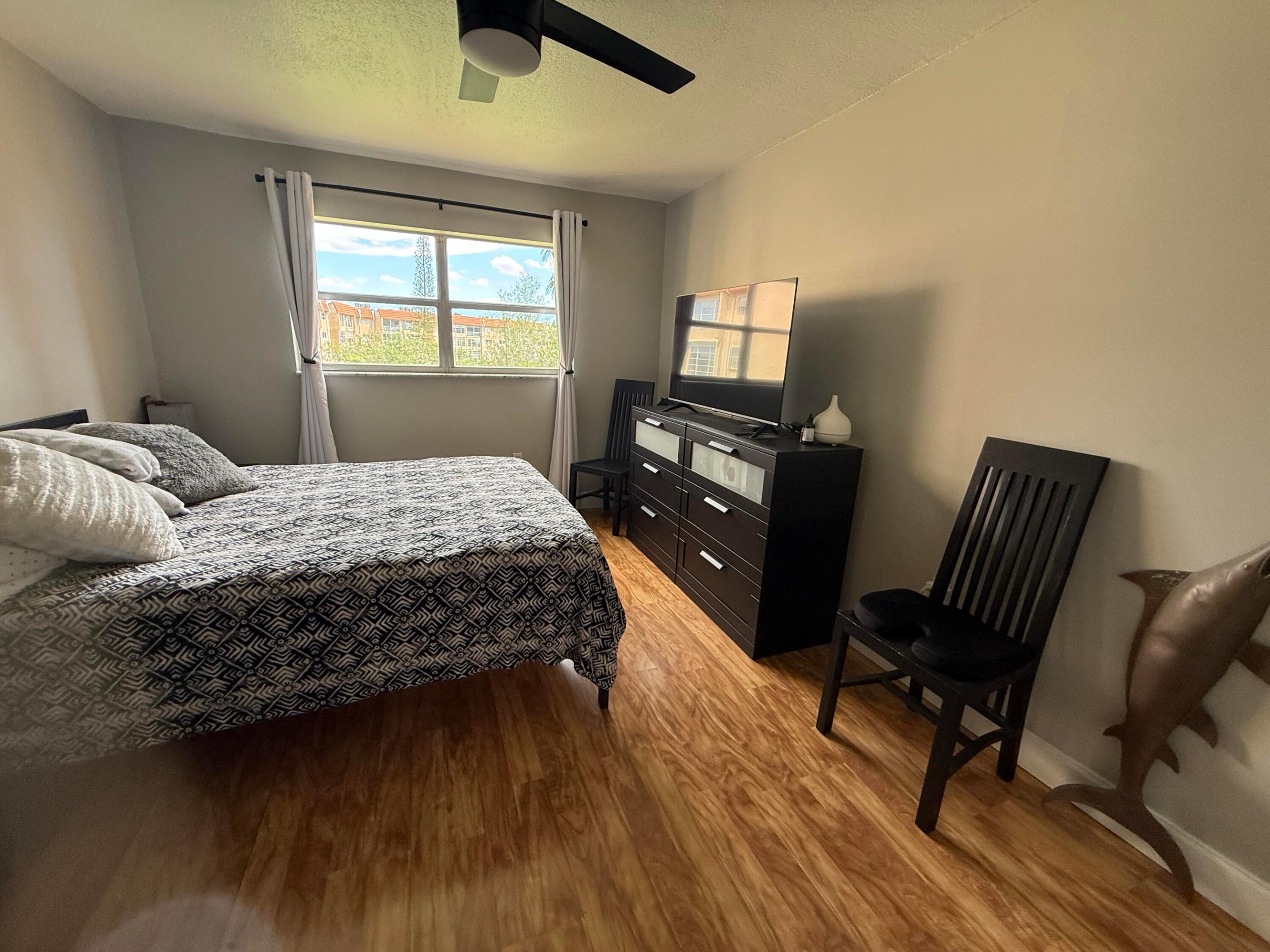 Sunrise Lakes Phase 4 Bldg 157-304 Linda Lessard - Residential