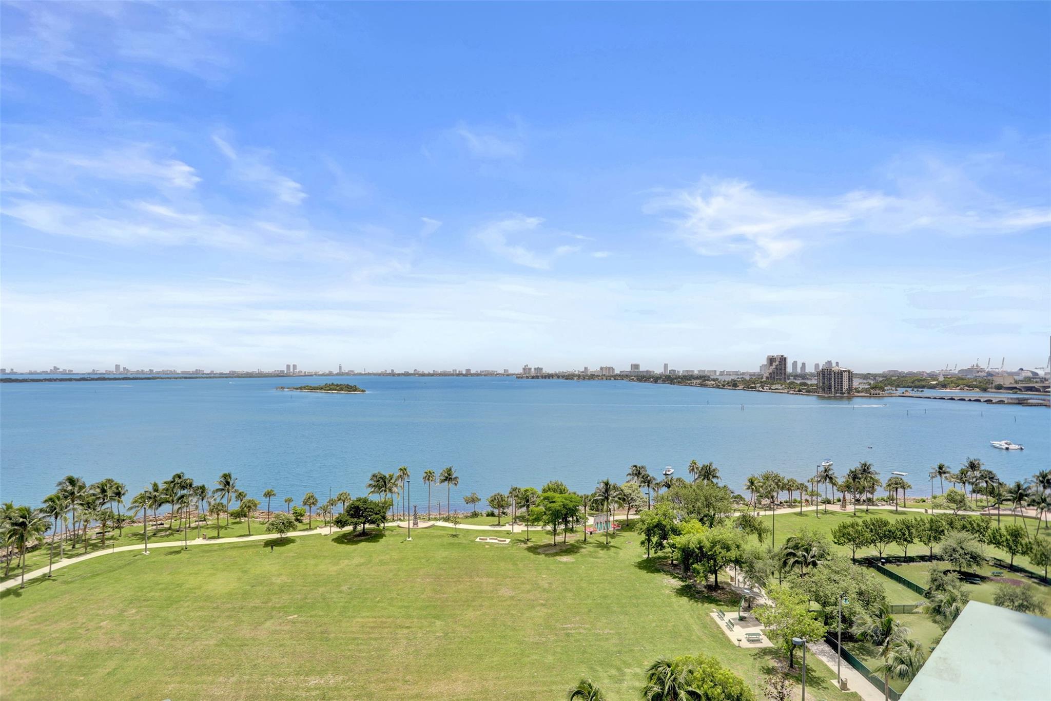 Quantum on The Bay - Residential