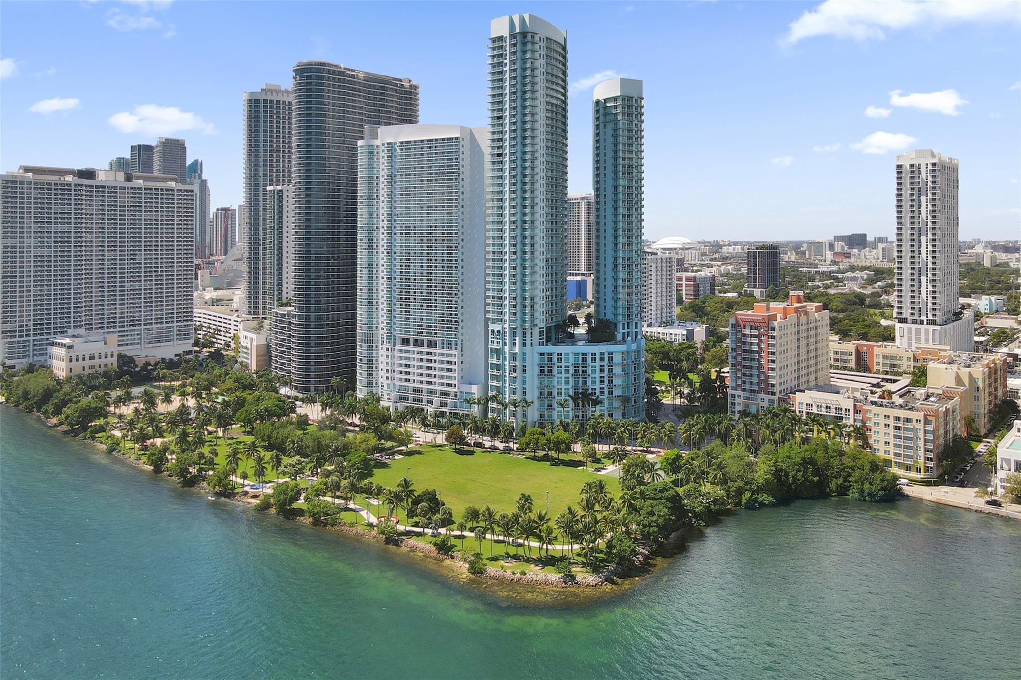 Quantum on The Bay - Residential