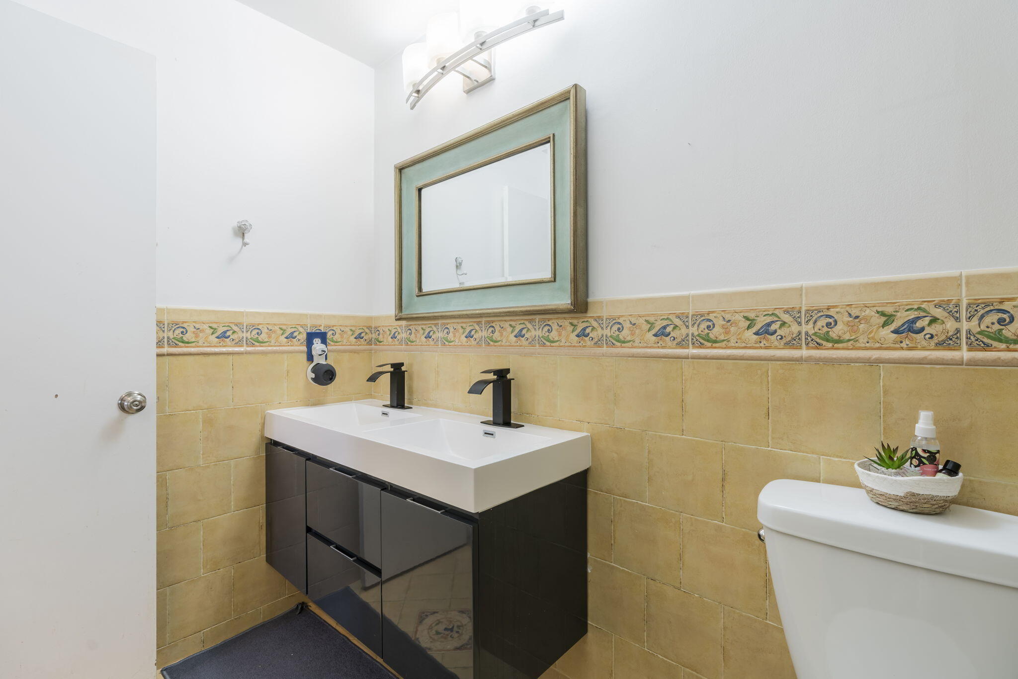 LAKES OF SHERBROOKE - Residential