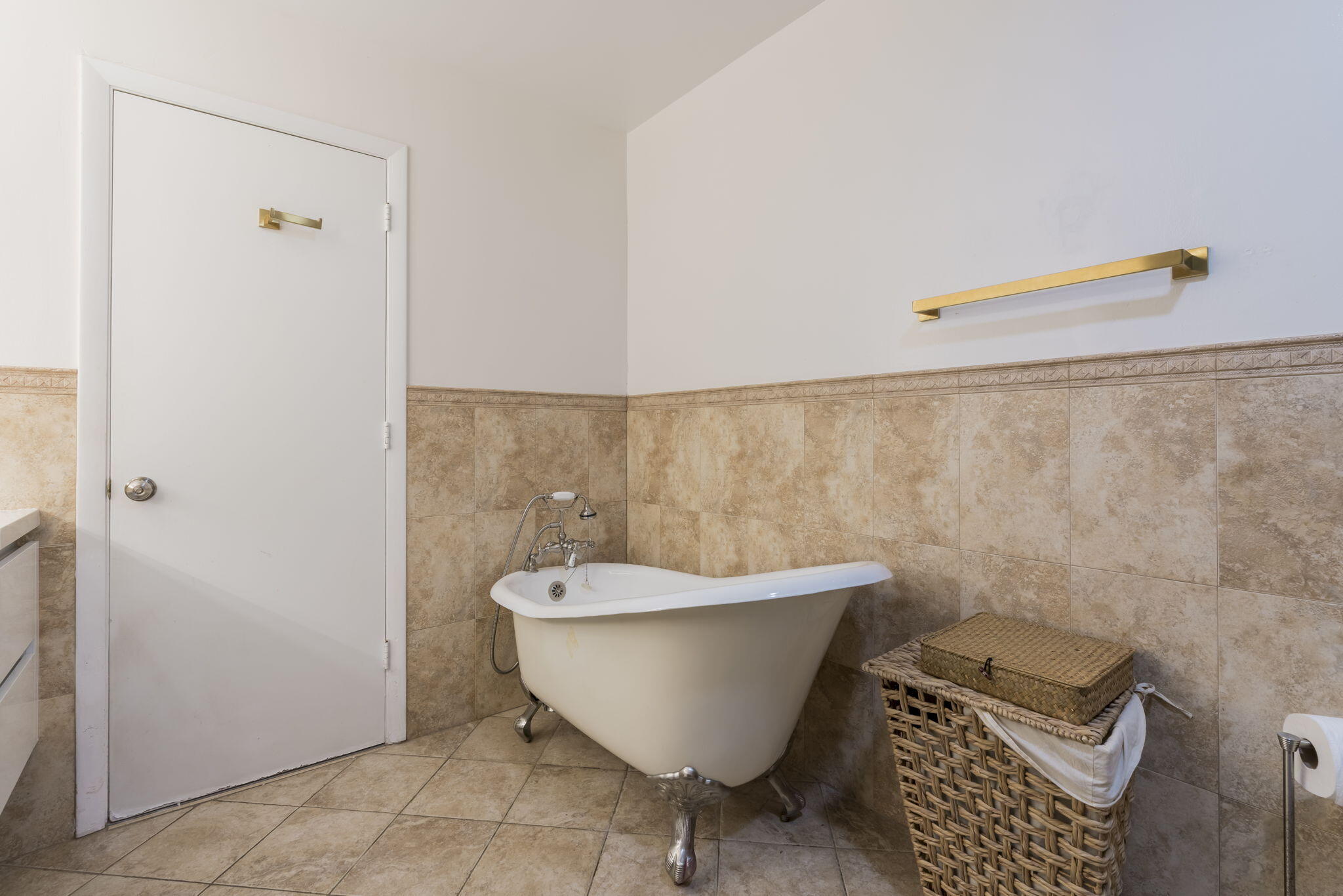 LAKES OF SHERBROOKE - Residential