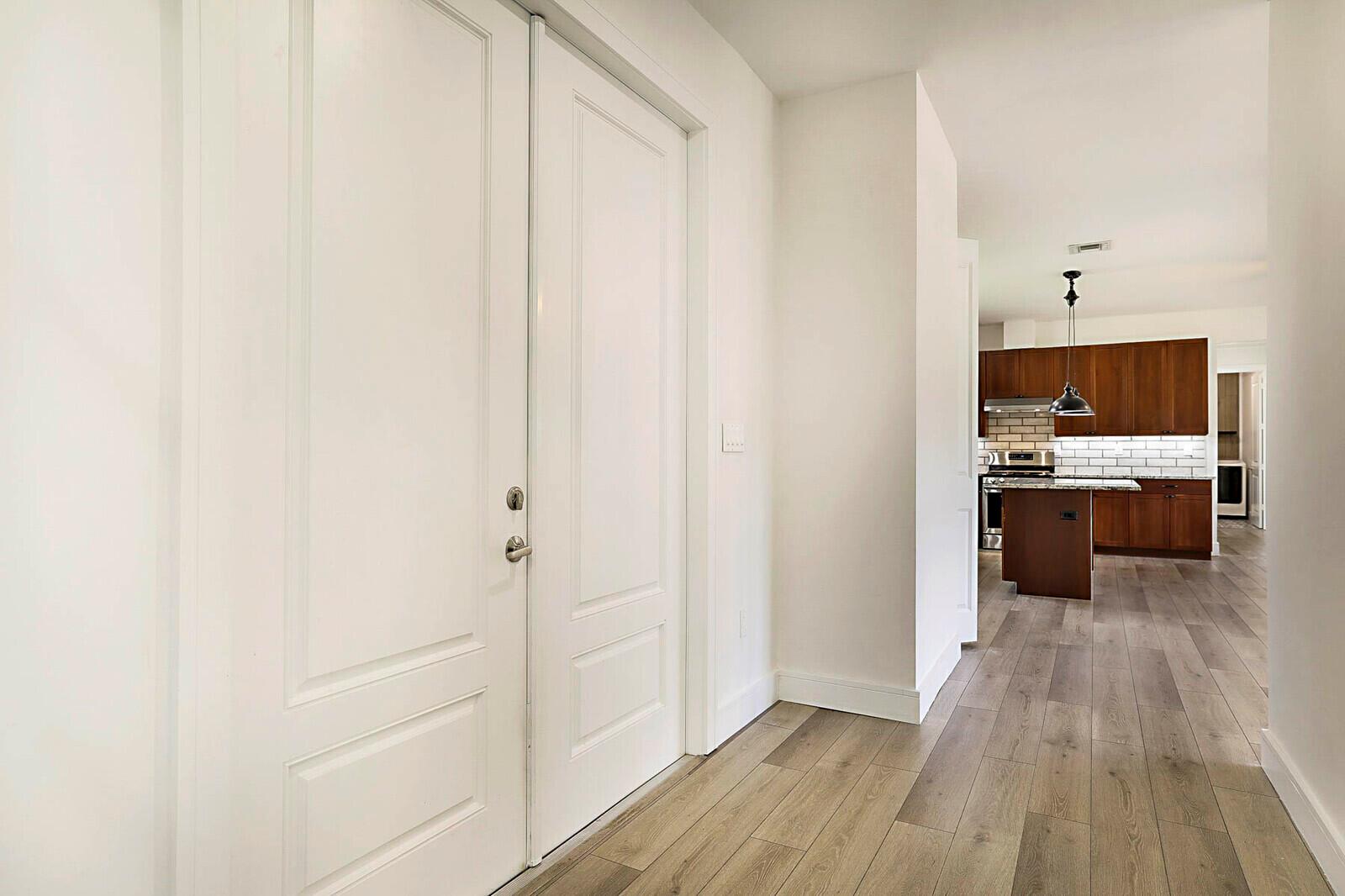 LAKESIDE GARDENS - Residential