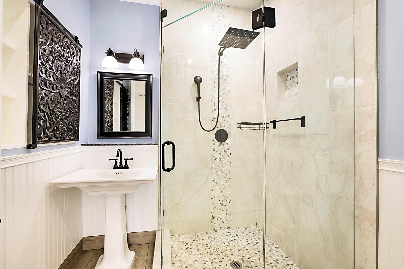 LAKESIDE GARDENS - Residential