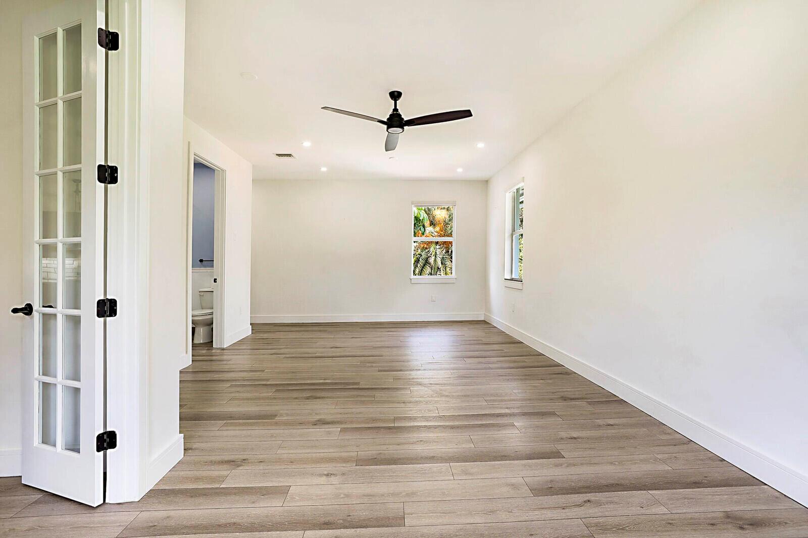 LAKESIDE GARDENS - Residential