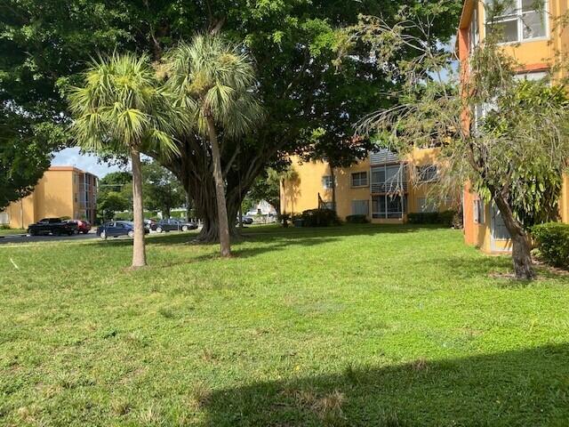 HERITAGE CIRCLE CONDO - Residential