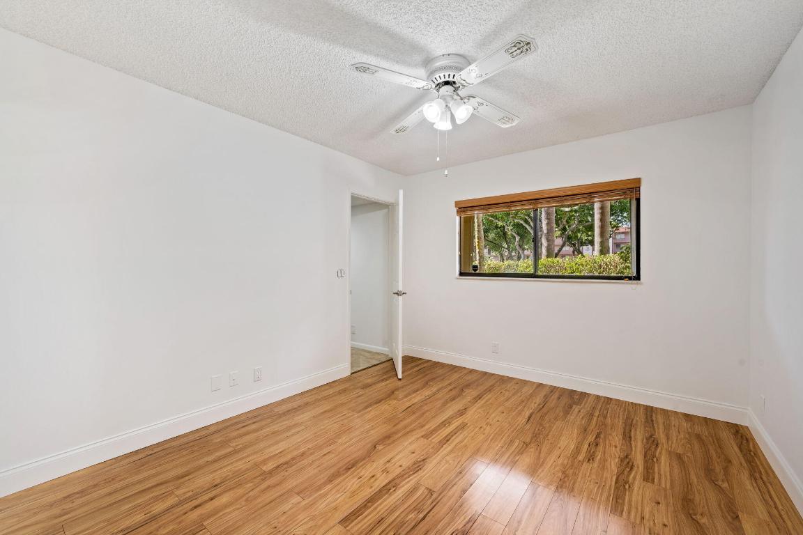HUNTINGTON LAKES SEC FOUR CONDOS - Residential