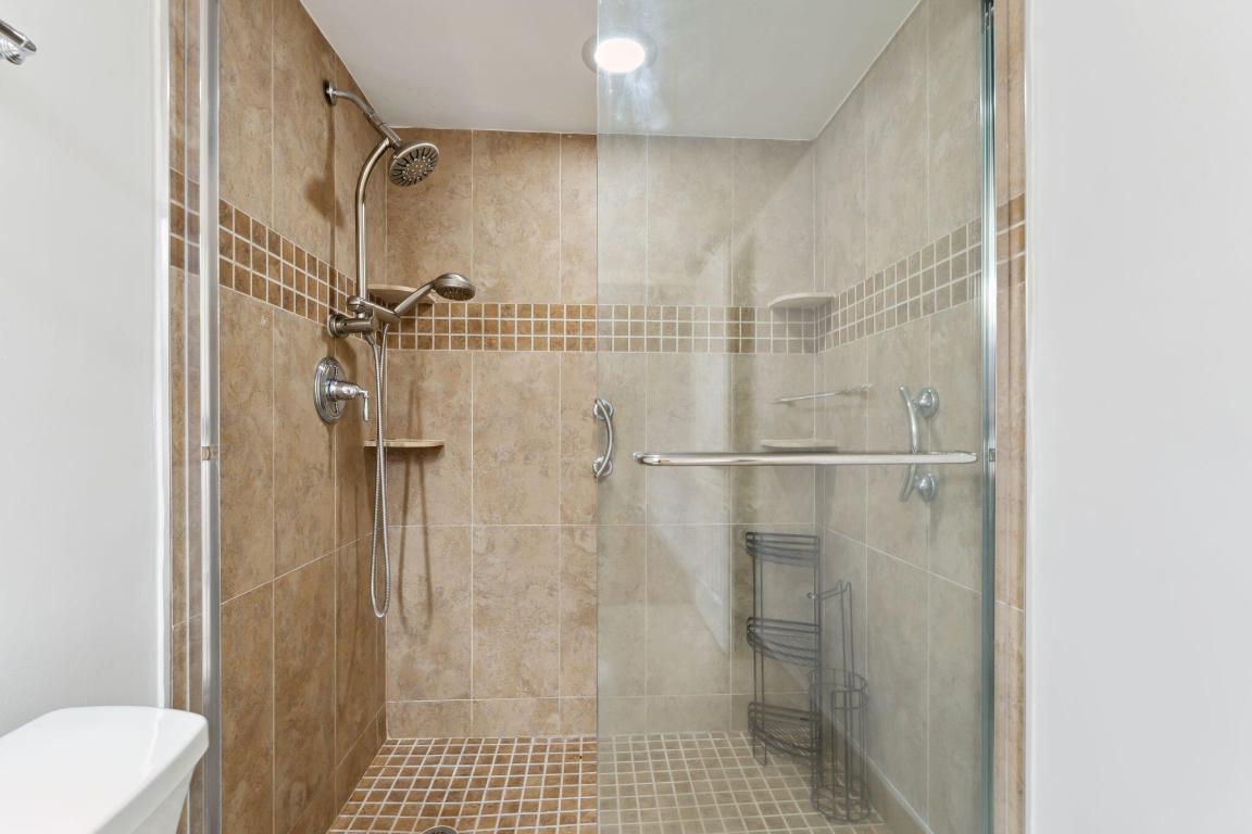 HUNTINGTON LAKES SEC FOUR CONDOS - Residential