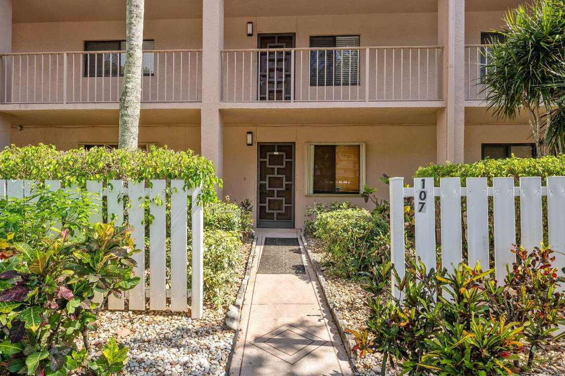 HUNTINGTON LAKES SEC FOUR CONDOS - Residential