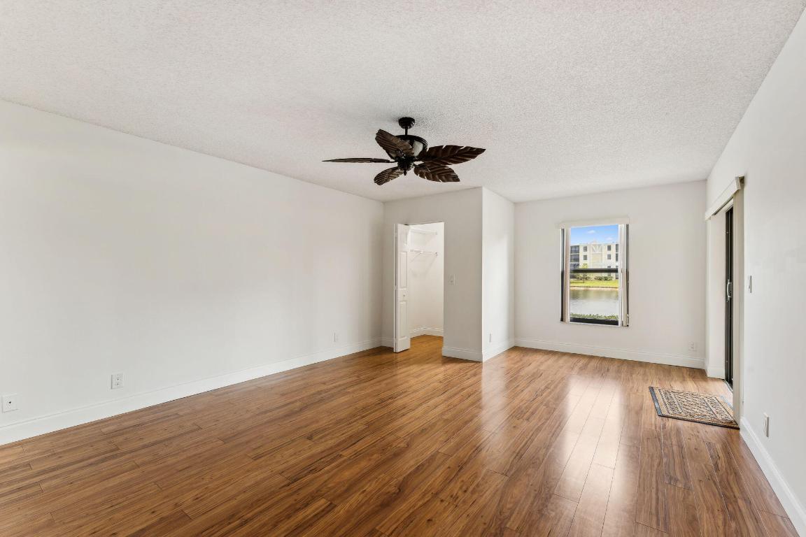 HUNTINGTON LAKES SEC FOUR CONDOS - Residential