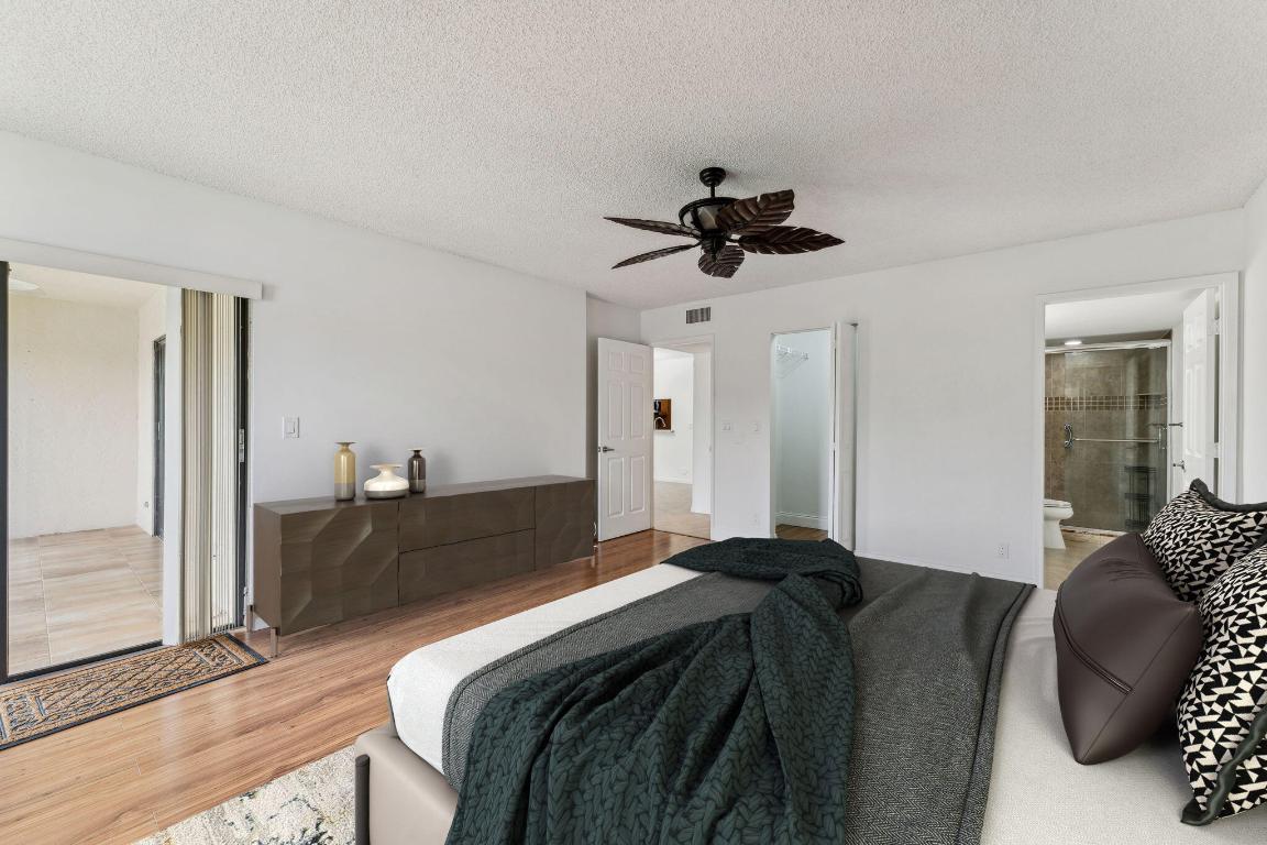 HUNTINGTON LAKES SEC FOUR CONDOS - Residential