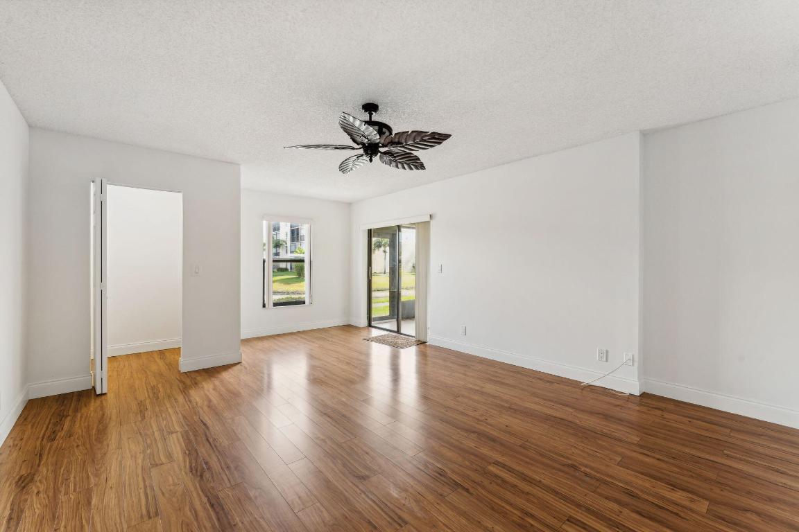 HUNTINGTON LAKES SEC FOUR CONDOS - Residential
