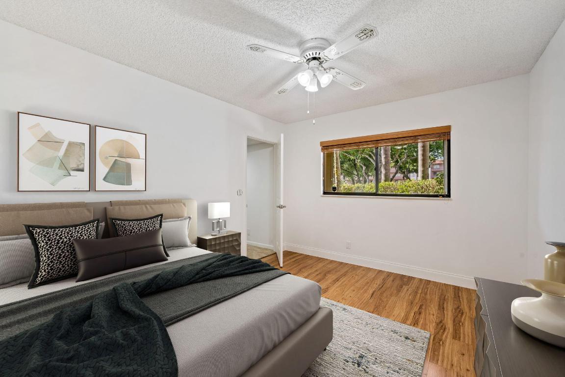 HUNTINGTON LAKES SEC FOUR CONDOS - Residential