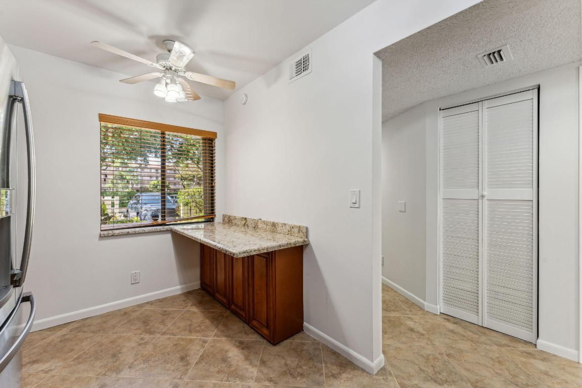 HUNTINGTON LAKES SEC FOUR CONDOS - Residential