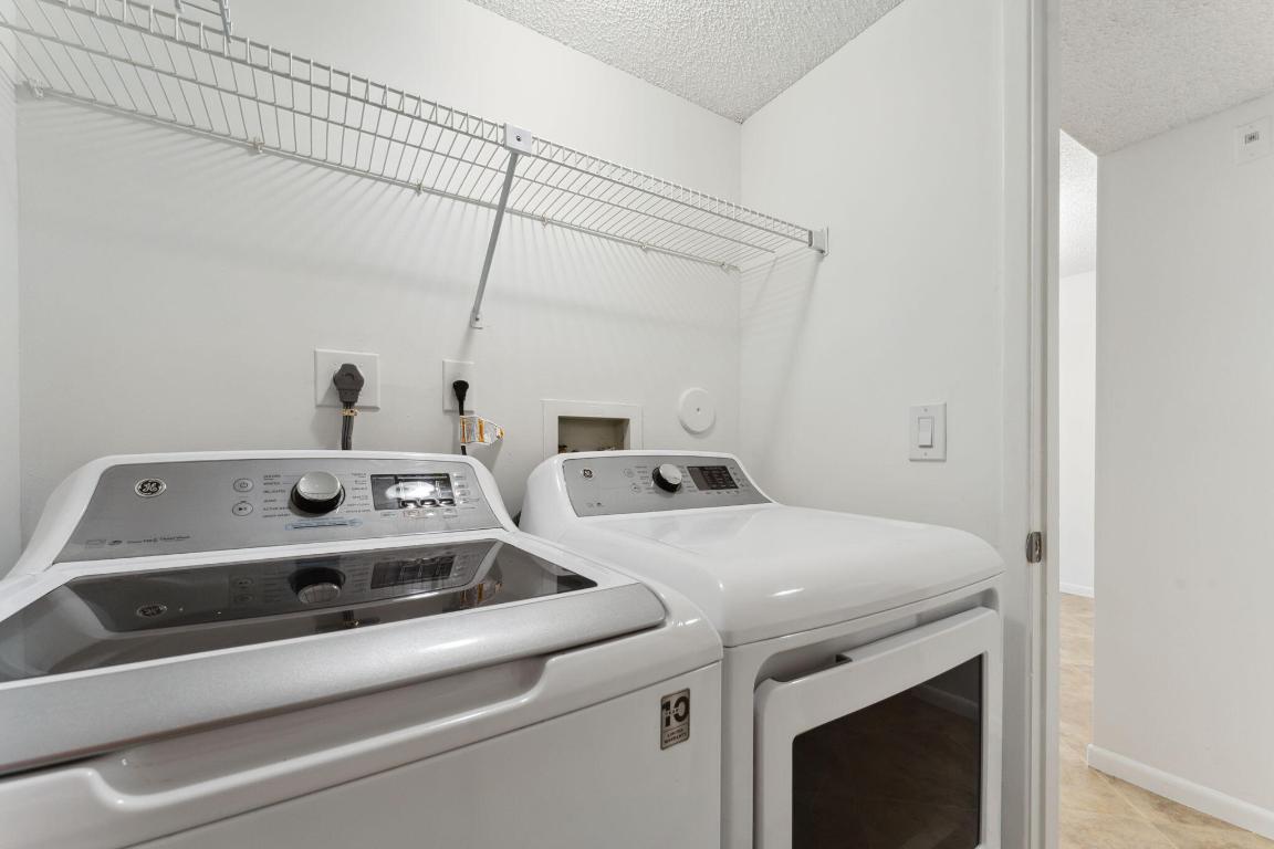 HUNTINGTON LAKES SEC FOUR CONDOS - Residential