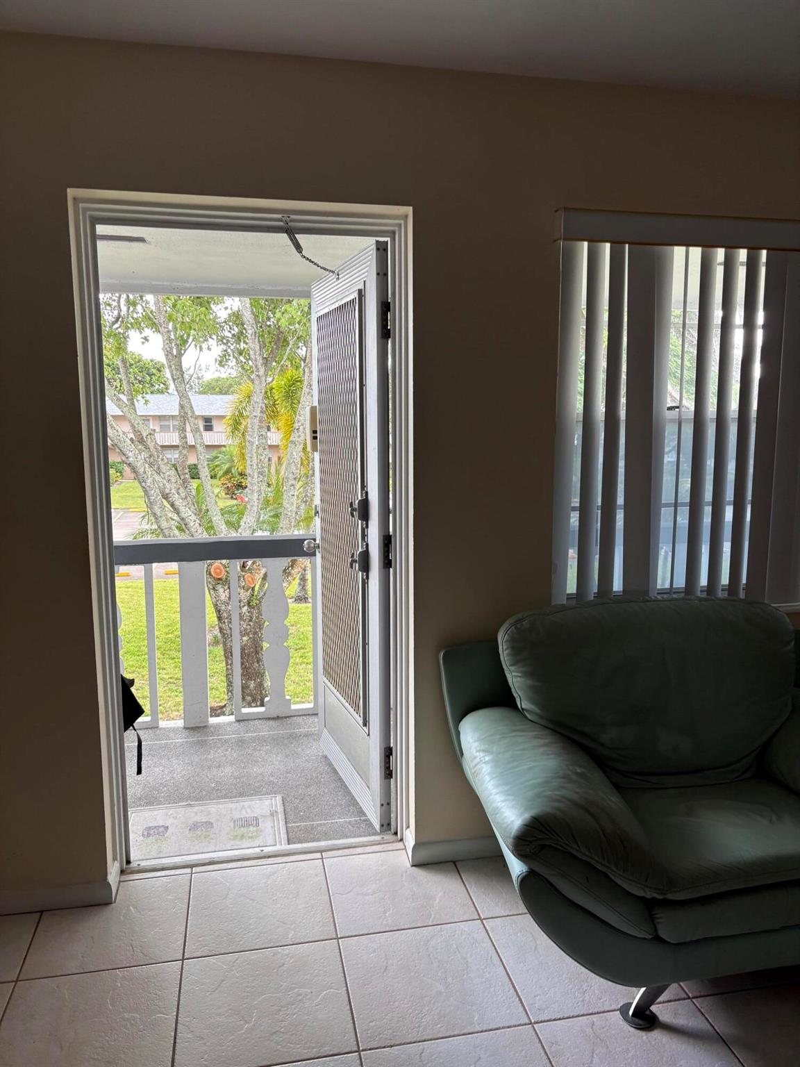 CENTURY VILLAGE / WINDSOR - Residential Lease