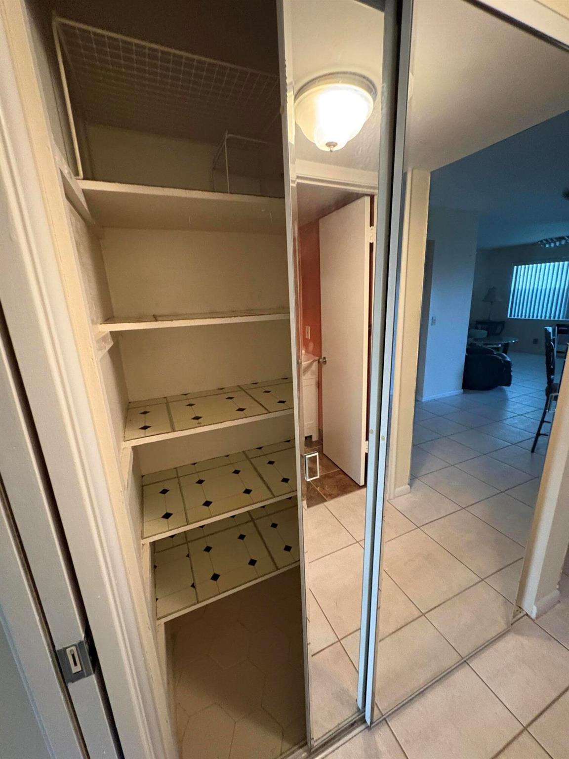 CENTURY VILLAGE / WINDSOR - Residential Lease