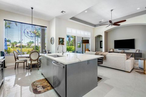Single Family Residence in Palm Beach Gardens FL 104 Siesta Way 13.jpg