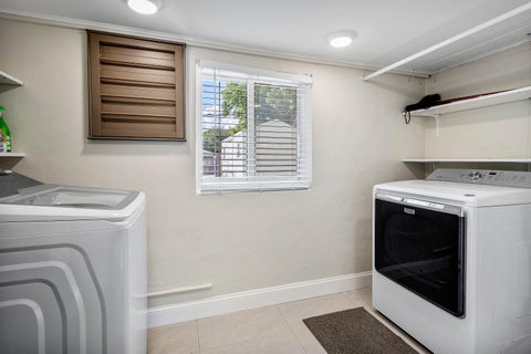 Tiny photo for 3444 Pierce Street, Hollywood, FL 33021 (MLS # B26087134)