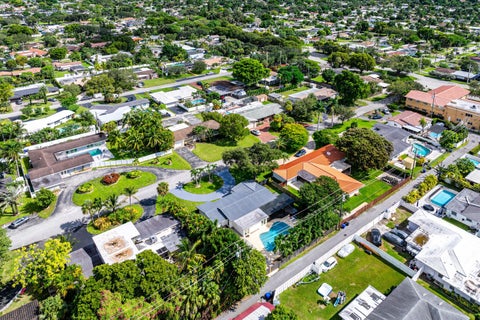 Tiny photo for 3444 Pierce Street, Hollywood, FL 33021 (MLS # B26087134)