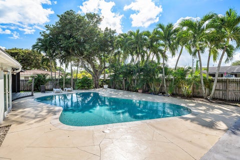 Tiny photo for 3444 Pierce Street, Hollywood, FL 33021 (MLS # B26087134)