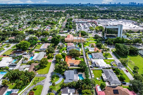 Tiny photo for 3444 Pierce Street, Hollywood, FL 33021 (MLS # B26087134)