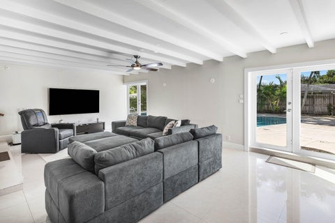 Tiny photo for 3444 Pierce Street, Hollywood, FL 33021 (MLS # B26087134)