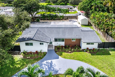 Tiny photo for 3444 Pierce Street, Hollywood, FL 33021 (MLS # B26087134)