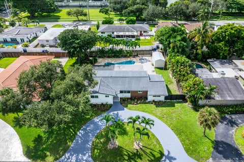 Tiny photo for 3444 Pierce Street, Hollywood, FL 33021 (MLS # B26087134)