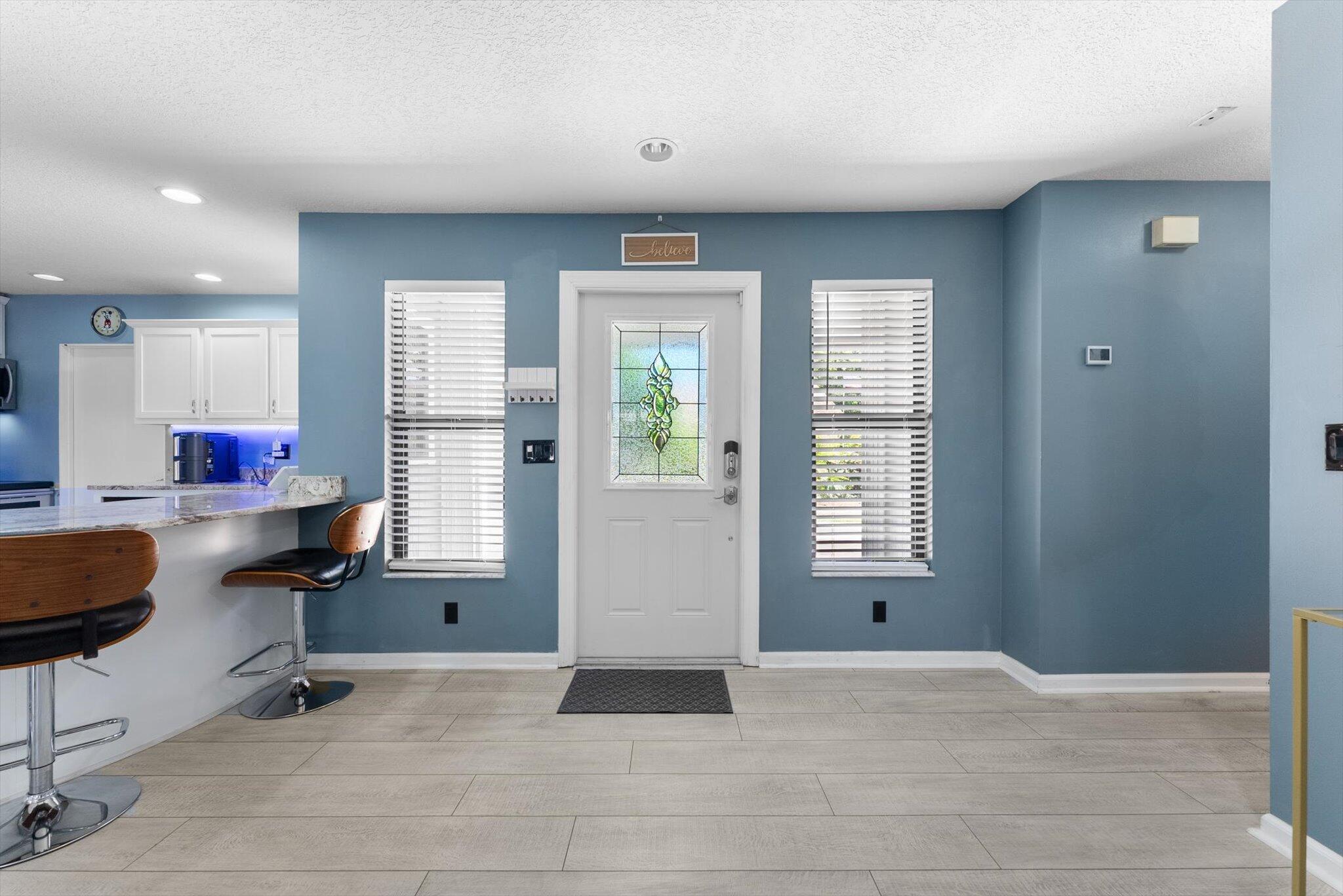 662 Dixie Lane, West Palm Beach, FL, 33415/$565,000 3 662 Dixie Lane