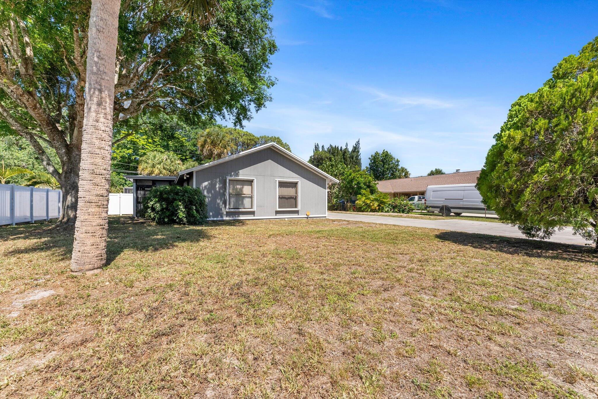 662 Dixie Lane, West Palm Beach, FL, 33415/$565,000 1 662 Dixie Lane