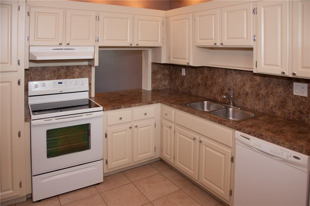LAKES OF CARRIAGE HILLS - Residential