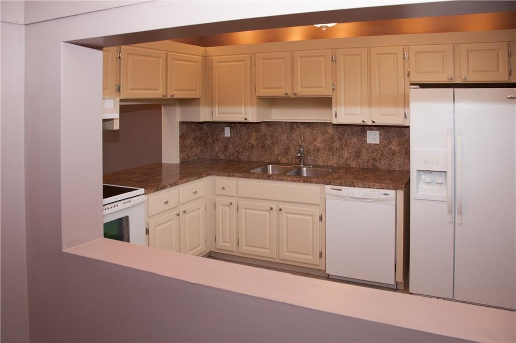 LAKES OF CARRIAGE HILLS - Residential
