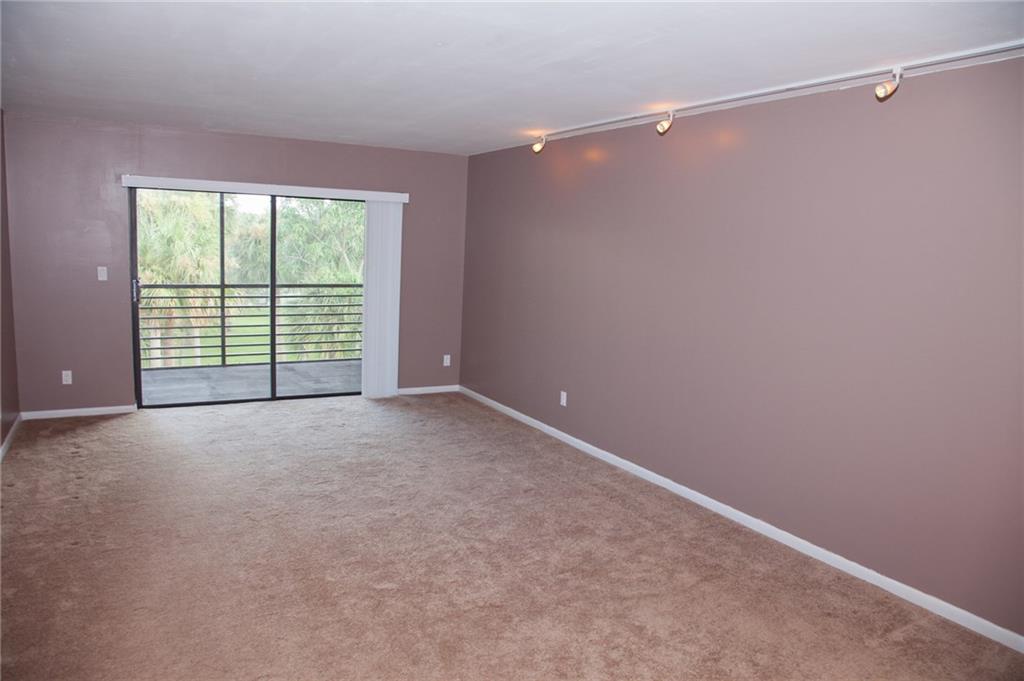 LAKES OF CARRIAGE HILLS - Residential