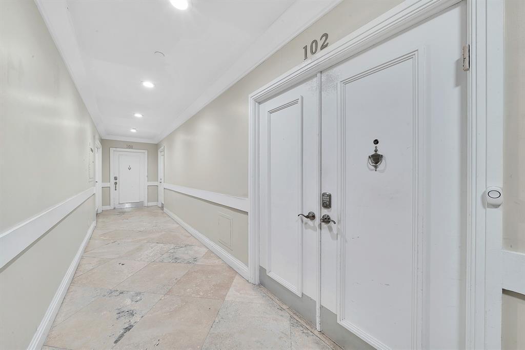 THREE THOUSAND CONDO - Residential