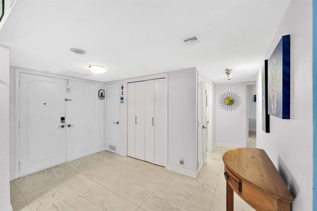 THREE THOUSAND CONDO - Residential