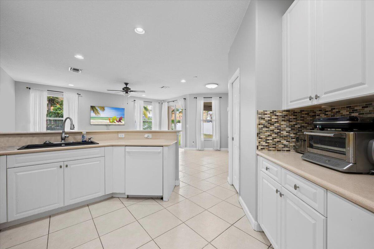 6678 Traveler Road