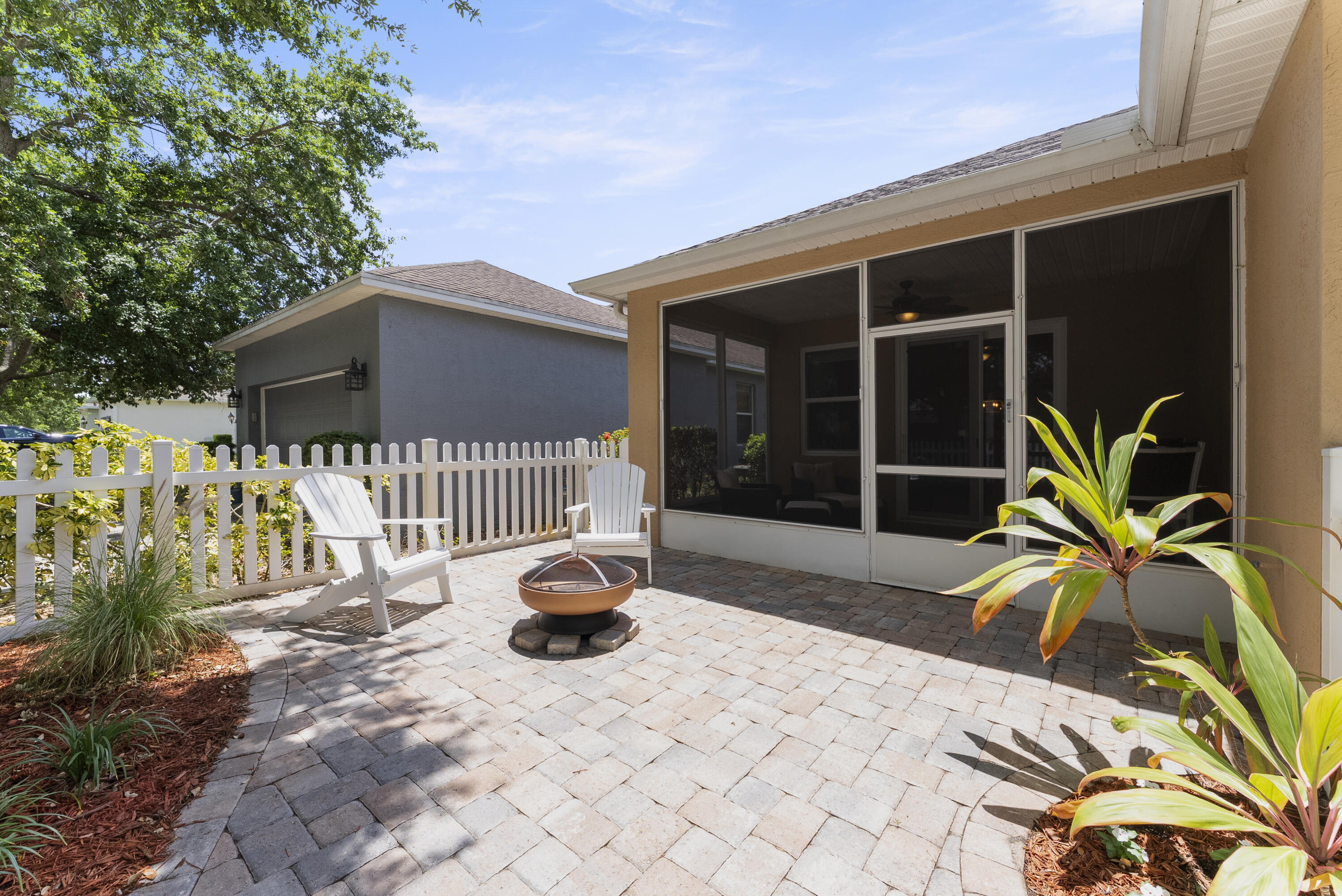 POINTE WEST CENTRAL VILLAGE PHASE IV - Residential
