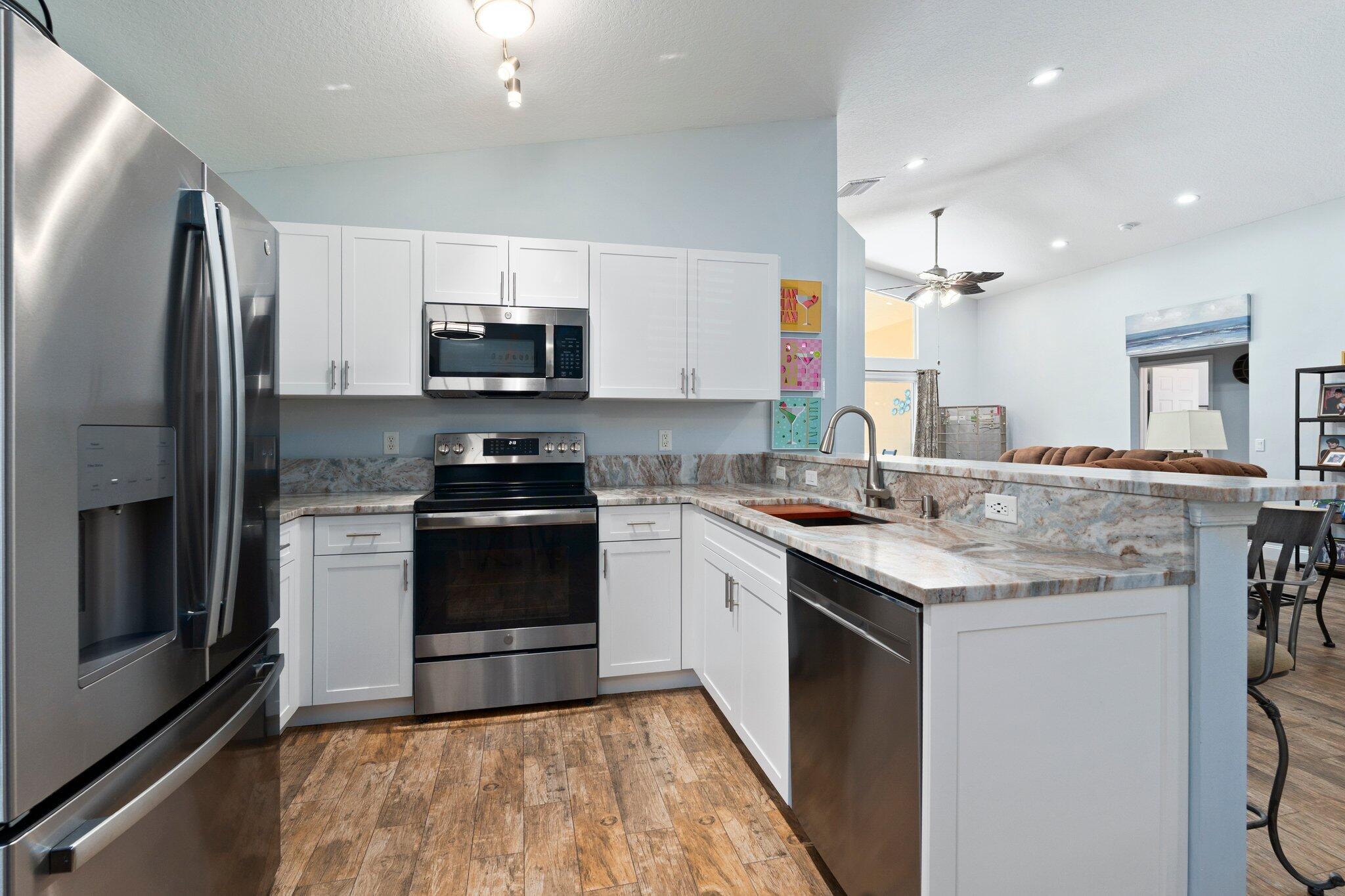 2470 SW Plymouth Way, Stuart, FL, 34997/$425,000 3 2470 SW Plymouth Way