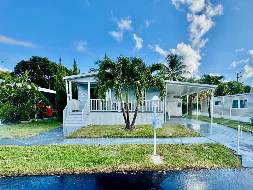 !!! You own the deeded land with the house furnished and turnkey, call now !!! FINANCING AVAILABLE, GET PRE-APPROVED Low HOA This beautifully maintained 2020 manufactured home is a must-see! Situated in one of the best gated mobile home parks in Broward County, you not only own the home but also the deeded lot which means it comes with NO land lease fees, instead a low HOA of less than $1500 annually. The home boasts a luminous spacious open floor plan with laminate wood flooring, stainless steel appliances, and a convenient laundry closet. Relax in the sunny front porch with southern exposure, perfect for enjoying the Florida weather. The furniture all convey with the sale, and the home is turnkey--ready for you to move right in! Enjoy the luxury of a large backyard on an oversized lot (±50x150), perfect for outdoor activity. With a great curb appeal, this home is an ideal choice for full-time living or a retreat! Don't miss out on this incredible deal reach out today to schedule your private tour and make this home yours! Call Now for a Great Opportunity!

Maison Manufacturée Moderne et Charmante dans une Communauté Sécurisée très prisée 

Cette maison manufacturée de 2020, magnifiquement bien entretenue, est une opportunité à ne pas manquer ! Située dans l'un des meilleurs parcs mobiles Highland Meadow Estates dand le comté de Broward dans les sud est de la Floride. Vous ne possédez pas seulement la maison, mais aussi le fond du terrain. La maison offre un plan ouvert et spacieux avec un revêtement de sol en bois laminé, des appareils électroménagers en acier inoxydable et une buanderie à l'intérieur pratique. Détendez-vous sur le patio couvert en devanture ensoleillé avec une exposition sud, parfait pour profiter du climat de la Floride. Les meubles sont tous inclus et la maison est clé en main, prête à emménager dès maintenant!

Profitez du luxe d'une grande cour arrière sur un terrain surdimensionné (±50x150), idéal pour des activités en plein air ou tout simplement pour se détendre en toute tranquillité. La propriété comprend également un cabanon pour plus de commodité. Avec un excellent attrait extérieur, cette maison est un choix idéal pour une résidence permanente ou une retraite bien méritée!

Ne manquez pas cette incroyable opportunité, faites les premiers pas dès aujourd'hui pour planifier une visite privée en personne ou virtuelle et faire de cette maison la vôtre !

Appelez dès maintenant pour une excellente opportunité !